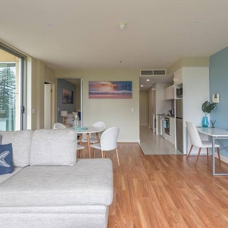 Beachside Luxury Apartments One & Two Bedroom In Beachfront Oaks Pier Building Glenelg Eksteriør billede