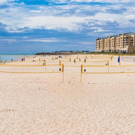 Beachside Luxury Apartments One & Two Bedroom In Beachfront Oaks Pier Building Glenelg Eksteriør billede