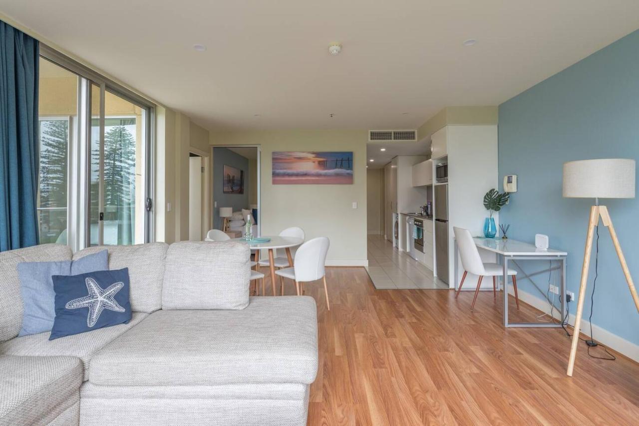 Beachside Luxury Apartments One & Two Bedroom In Beachfront Oaks Pier Building Glenelg Eksteriør billede