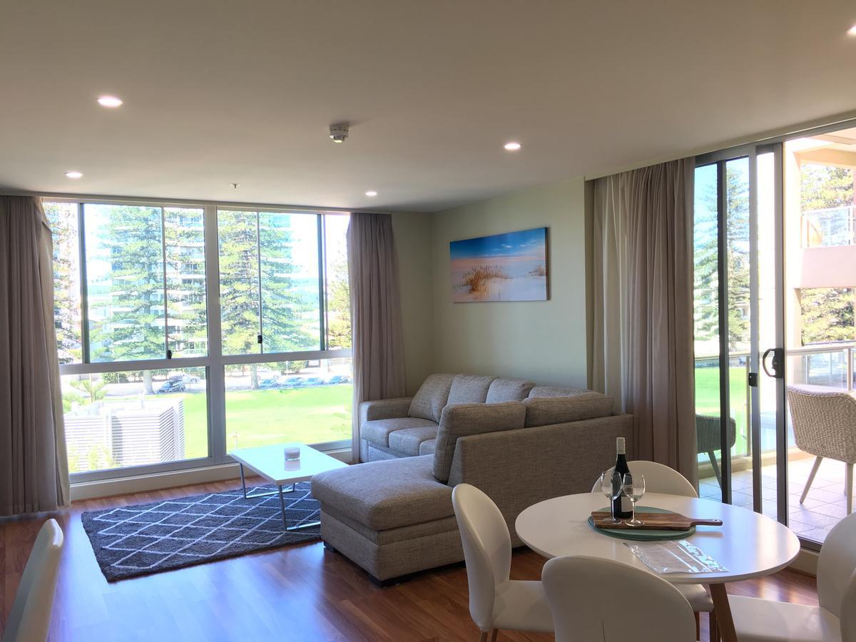 Beachside Luxury Apartments One & Two Bedroom In Beachfront Oaks Pier Building Glenelg Eksteriør billede