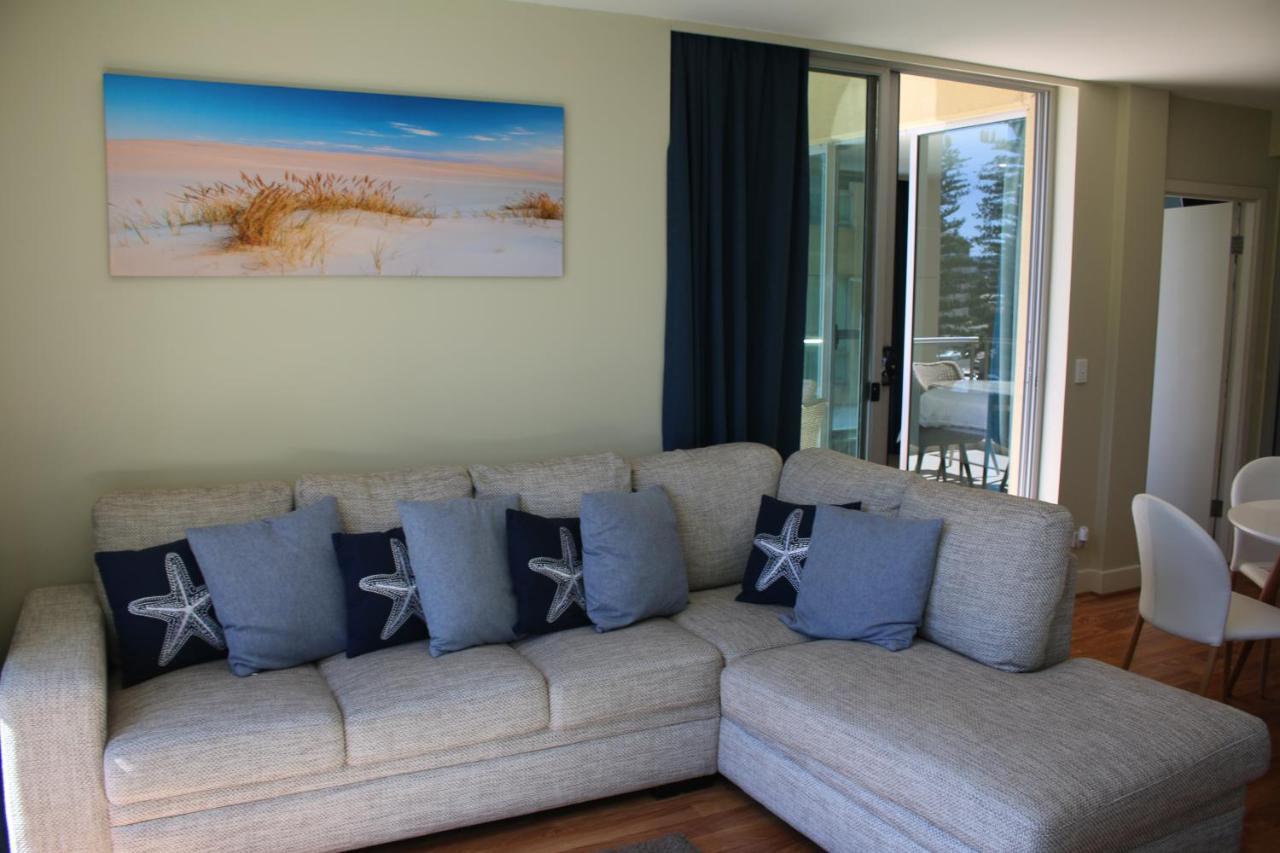Beachside Luxury Apartments One & Two Bedroom In Beachfront Oaks Pier Building Glenelg Eksteriør billede