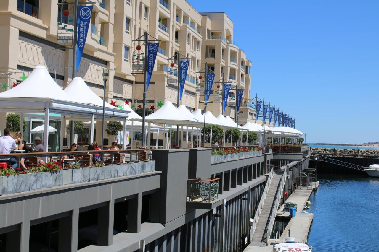 Beachside Luxury Apartments One & Two Bedroom In Beachfront Oaks Pier Building Glenelg Eksteriør billede