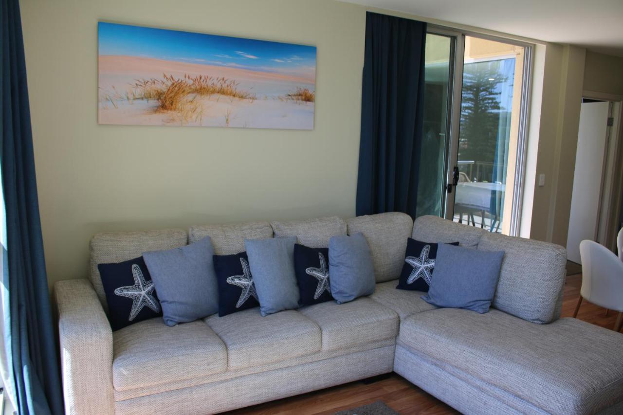 Beachside Luxury Apartments One & Two Bedroom In Beachfront Oaks Pier Building Glenelg Eksteriør billede